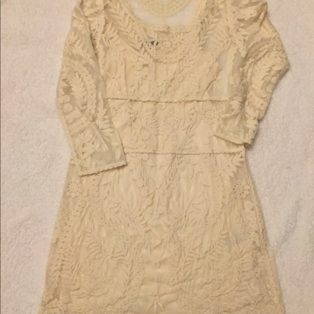 Express Lace dress - Picture 5 of 6